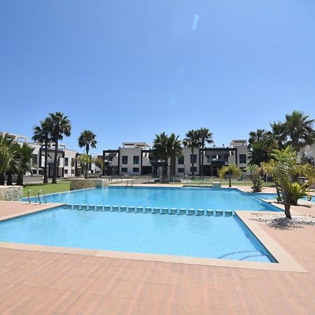 Oasis Beach Оріуела Екстер'єр фото